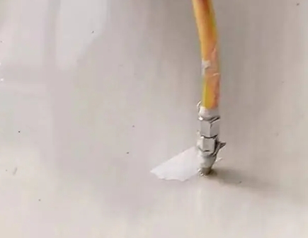 阳明瓷砖空鼓维修公司专业解答在瓷砖铺贴过程中，如果使用的砂料过粗（如全部使用了粗砂），可能会导致以下问题